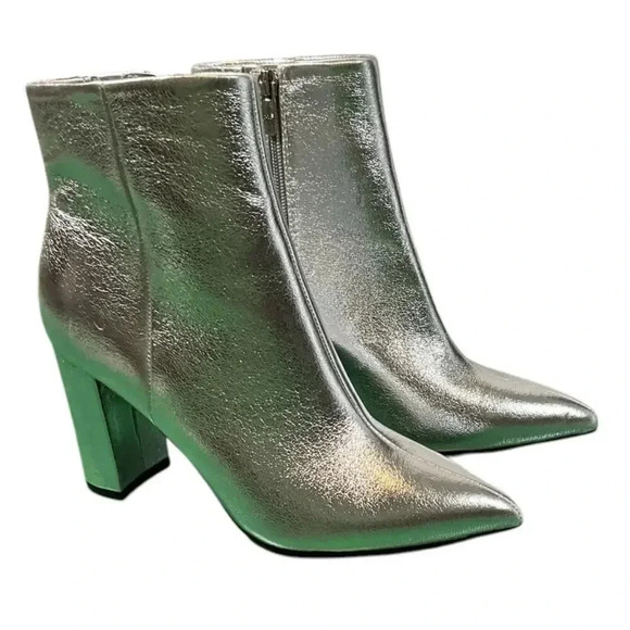 Marc Fisher Silver Metallic Bootie 3.5'' Block Heel Women's Size  7 Good Grip - Picture 2 of 8